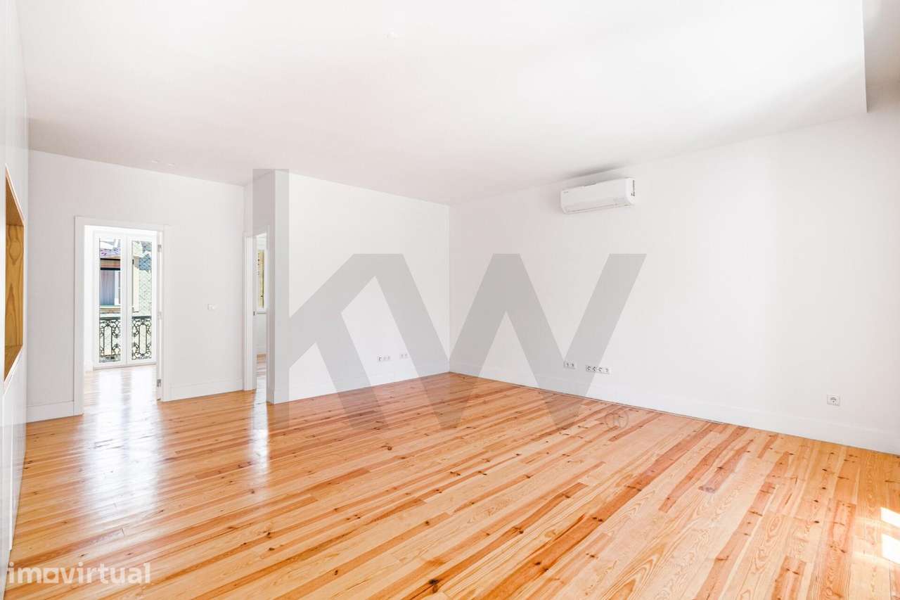 NOVO | T3 Duplex com 2 Terraços | Totalmente Remodelado | Graça | Rua - Grande imagem: 4/23