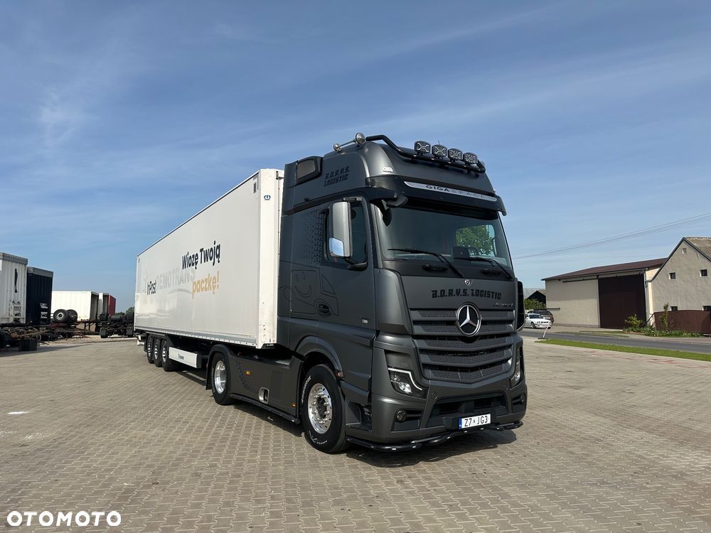 Mercedes-Benz ACTROS - 9