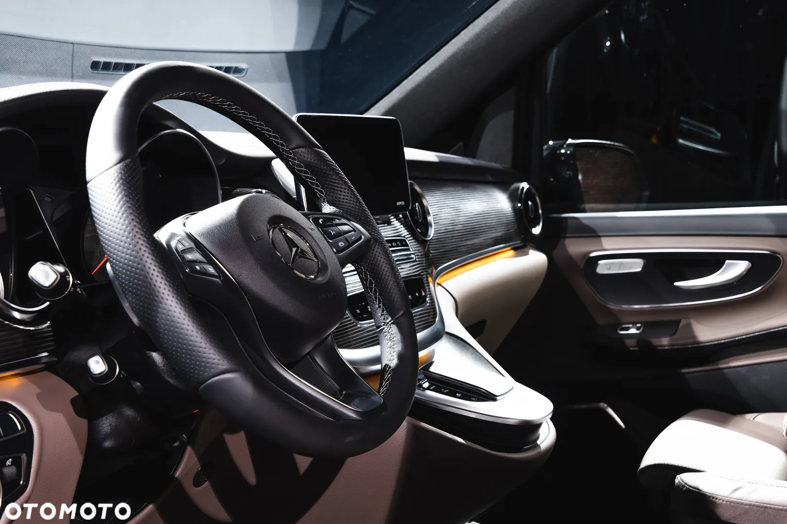 Mercedes-Benz Klasa V 300 d 4-Matic Avantgarde 9G-Tronic (d³ugi) - 19