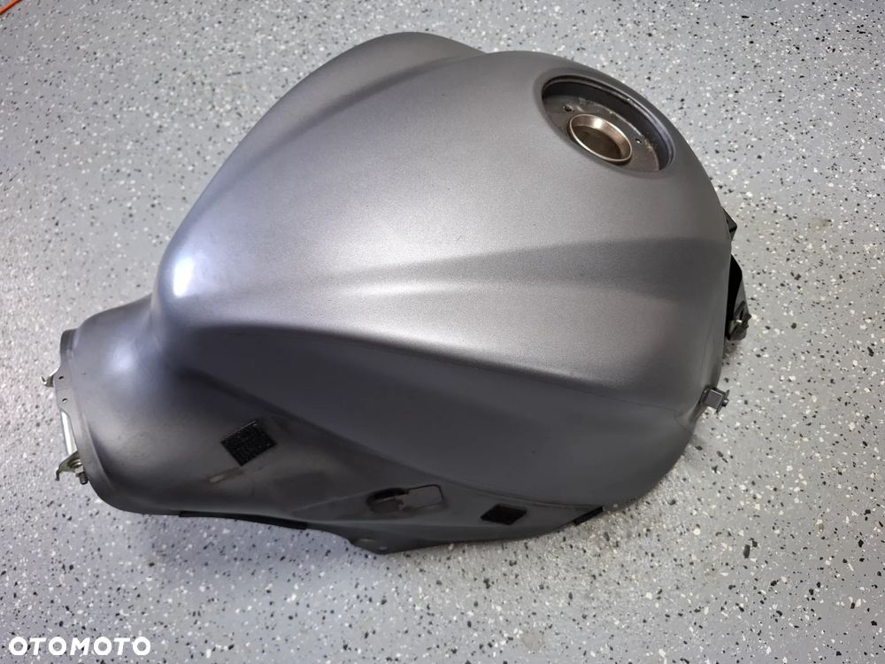 Suzuki GSXS 1000 zbiornik bak pompa paliwa - 5