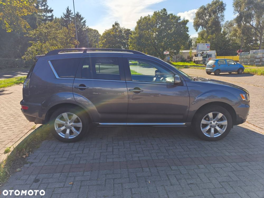 Mitsubishi Outlander 2.0 Intense 2WD - 12