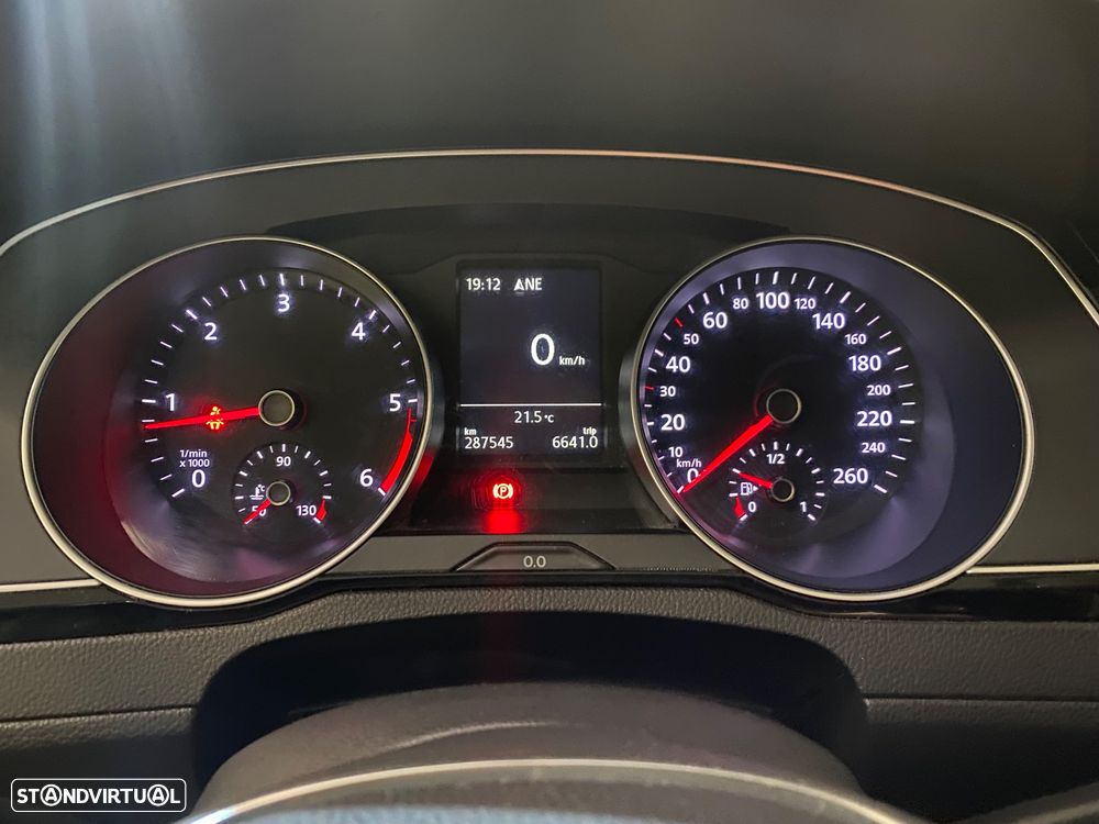 VW Passat Variant 1.6 TDI BlueMotion - 12