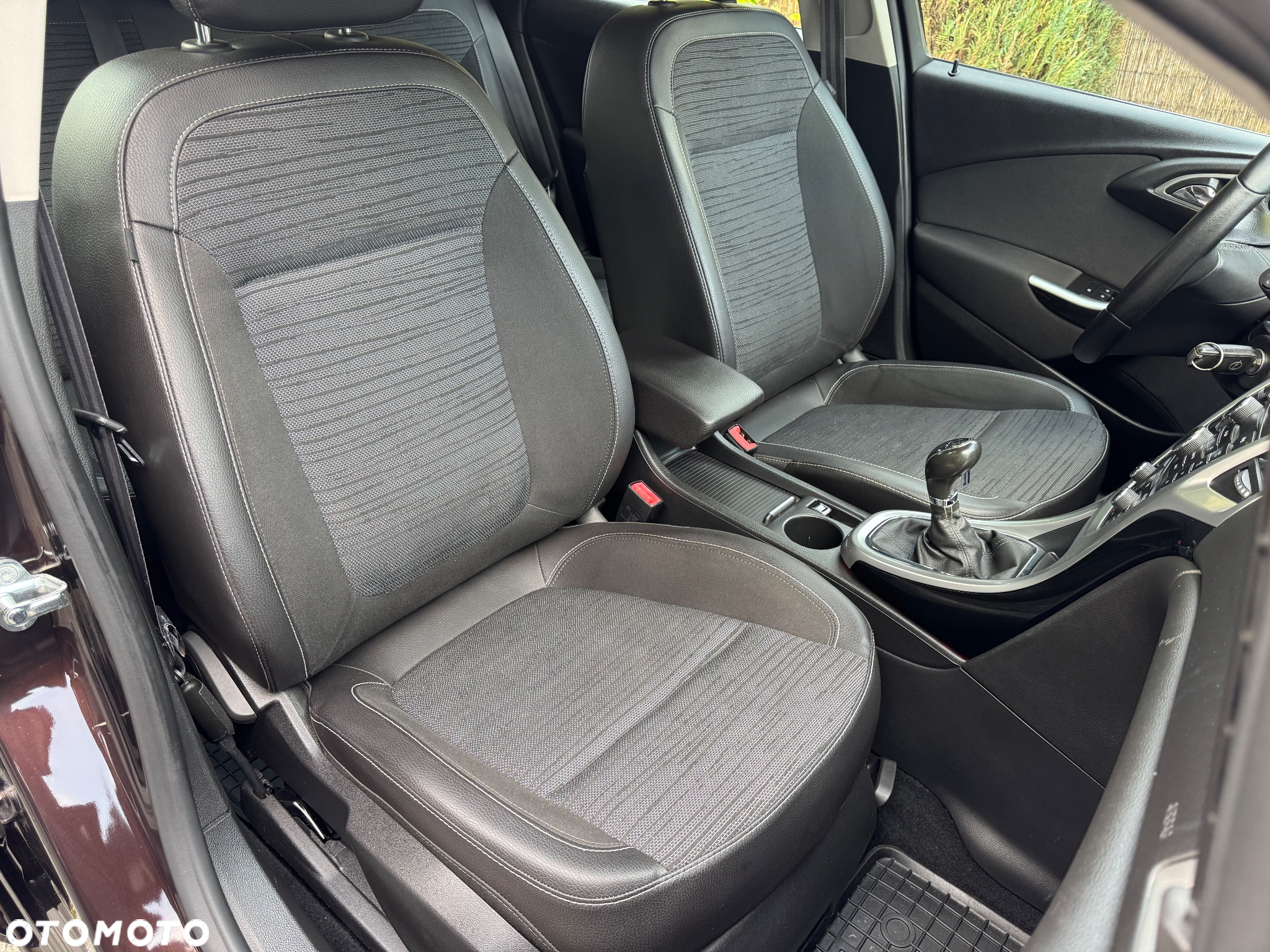 Opel Astra IV 1.4 T Cosmo - 29