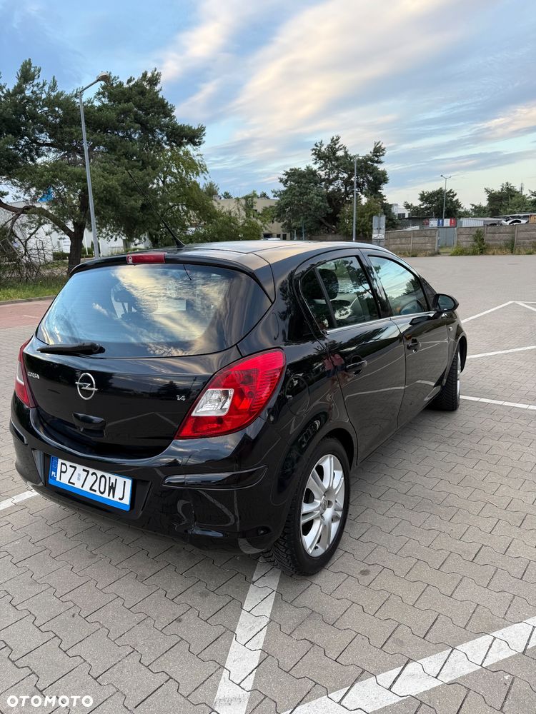 Opel Corsa 1.4 16V Cosmo - 4