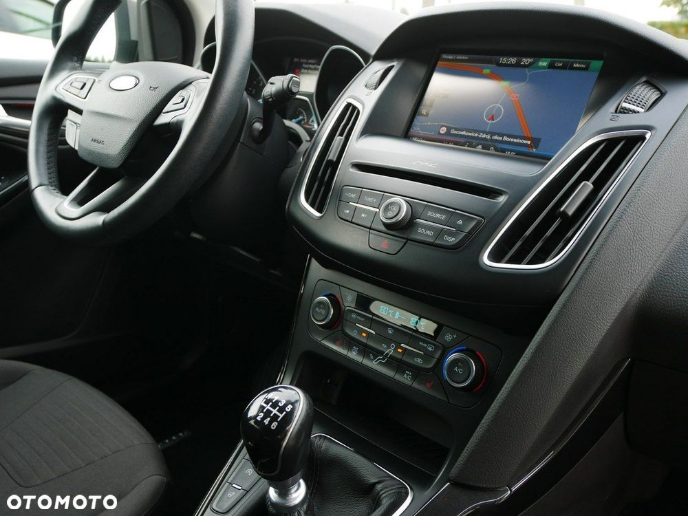 Ford Focus Turnier 1.0 EcoBoost Start-Stopp-System TITANIUM - 27
