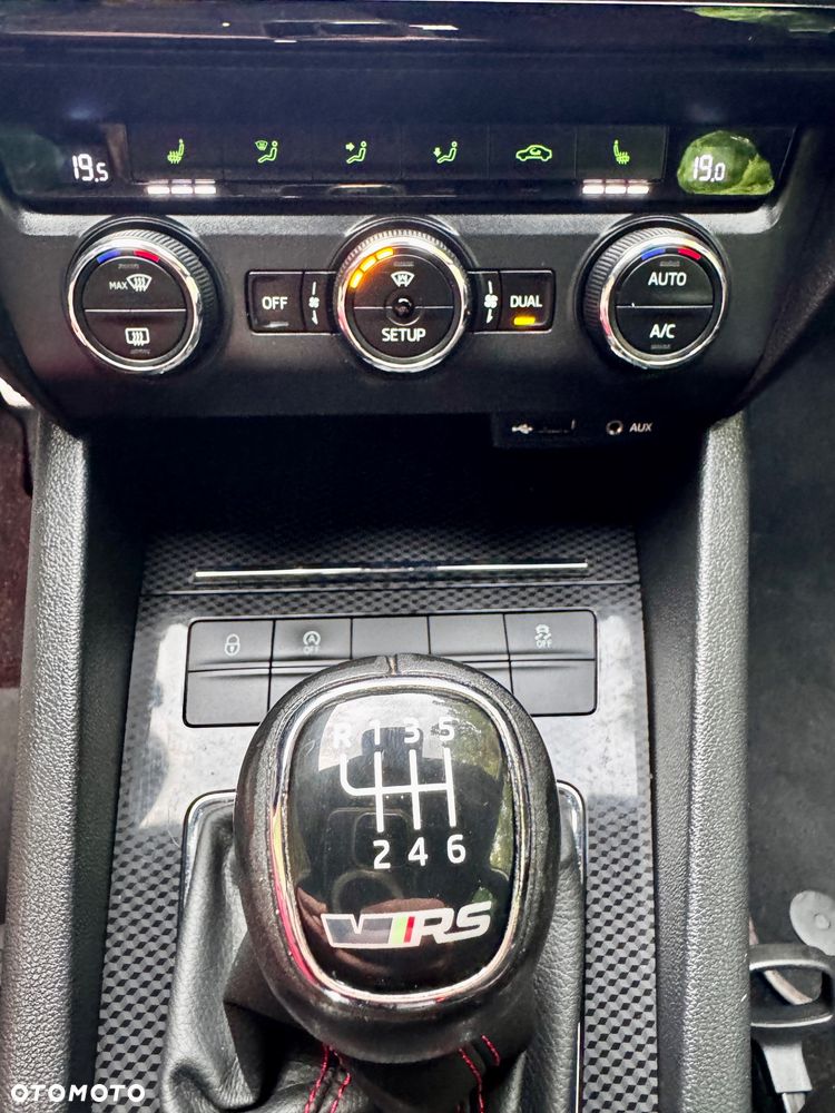 Skoda Octavia 2.0 TDI RS - 24
