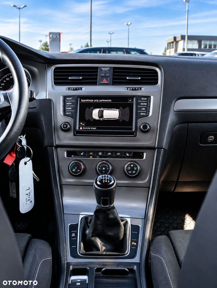 Volkswagen Golf - 19