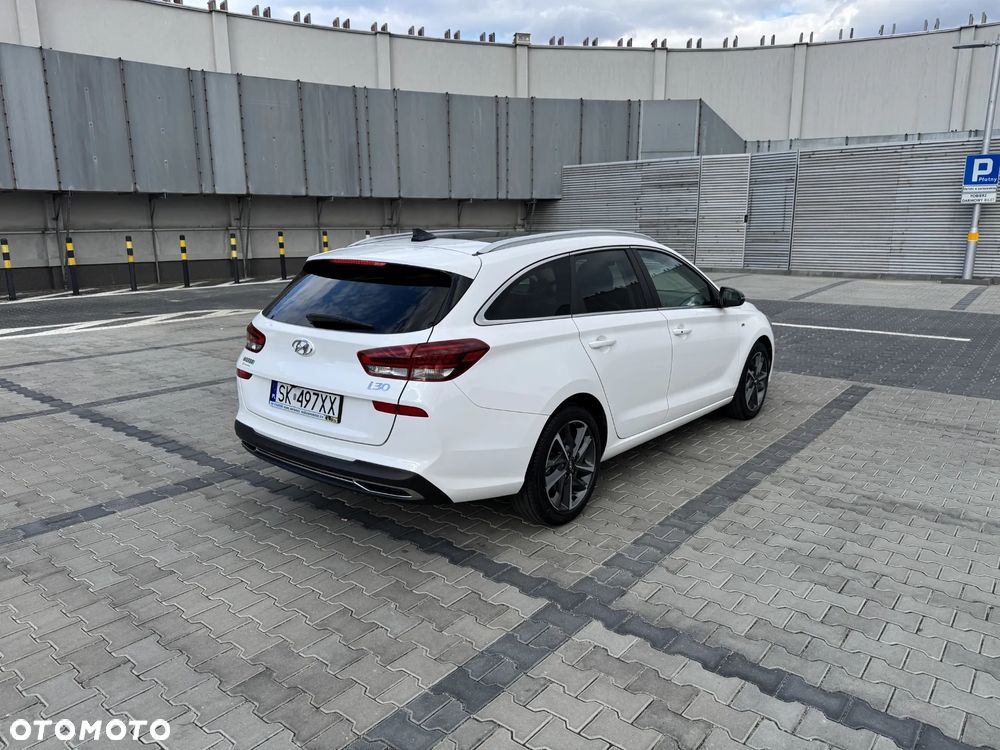 Hyundai i30 1.5 T-GDI 48V Executive DCT - 6