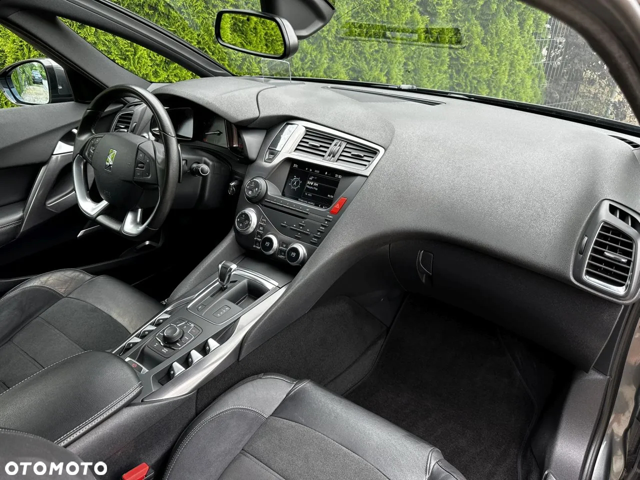 Citroën DS5 e-HDi 115 EGS6 Chic - 23