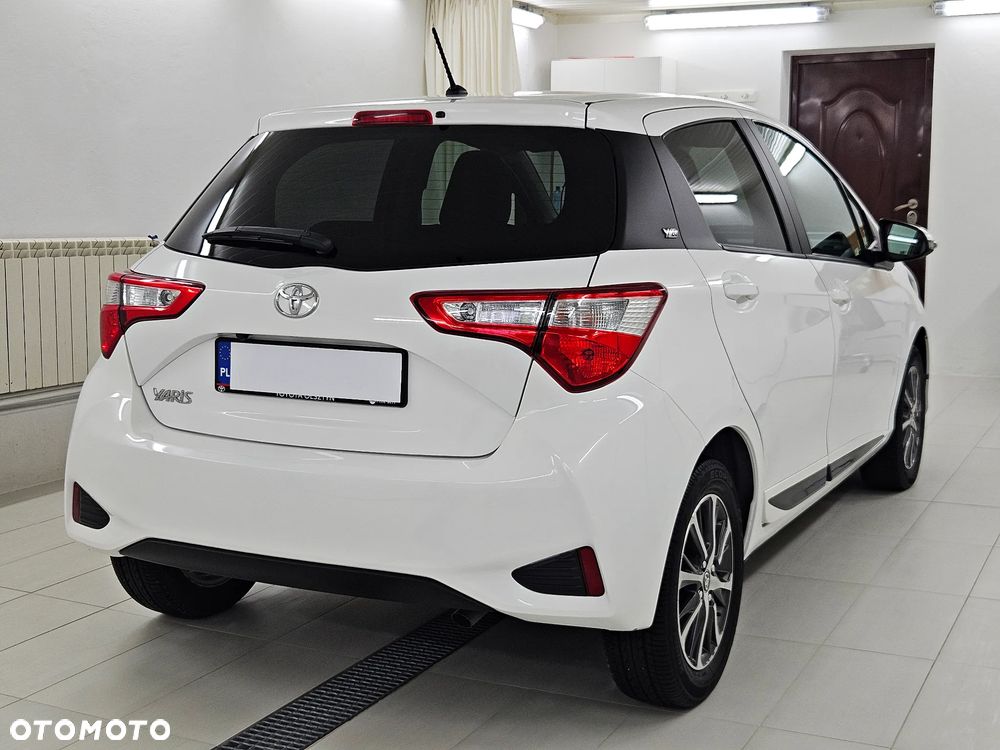 Toyota Yaris 1.5 Premium - 4