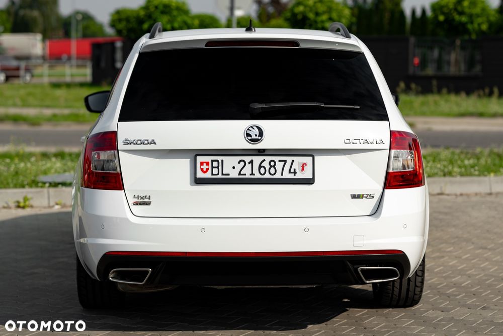 Skoda Octavia 2.0 TDI (Green tec) 4x4 DSG RS - 9