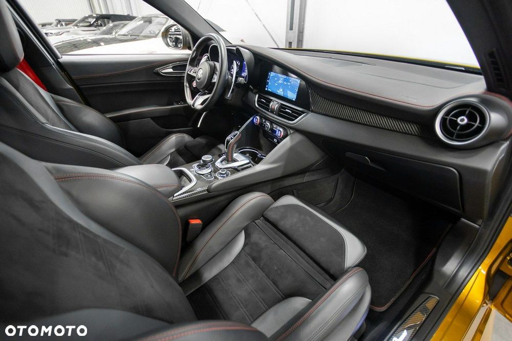 Alfa Romeo Giulia - 25