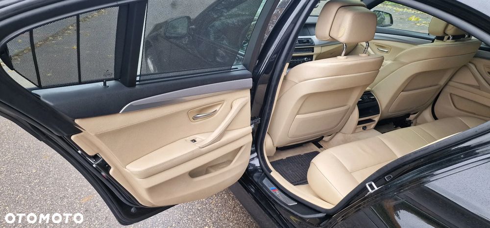 BMW Seria 5 525d xDrive Modern Line - 28