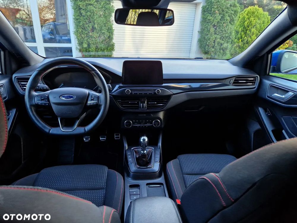 Ford Focus Turnier 1.5 EcoBoost Start-Stopp-System ST-LINE - 24