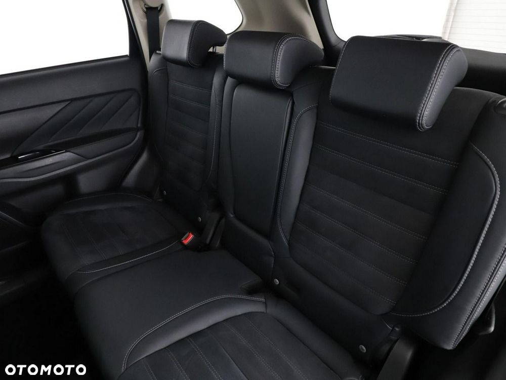Mitsubishi Outlander Intense + - 19