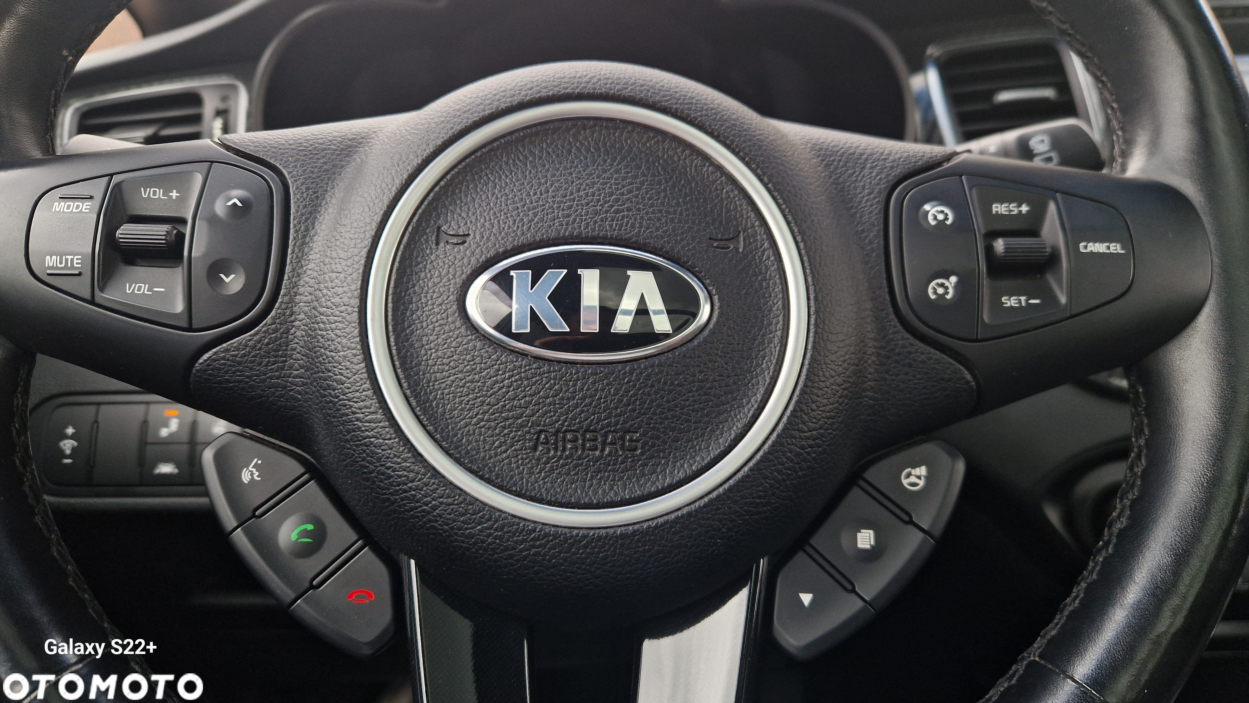 Kia Carens 1.7 CRDi Business Line 7os 7DCT - 31