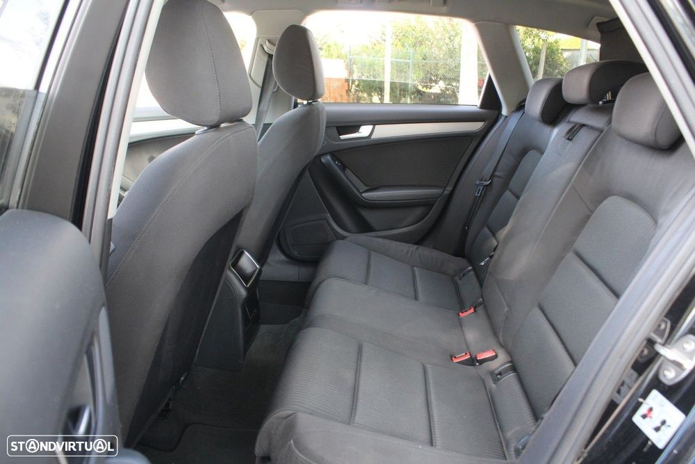 Audi A4 Avant 2.0 TDI Business Line - 13