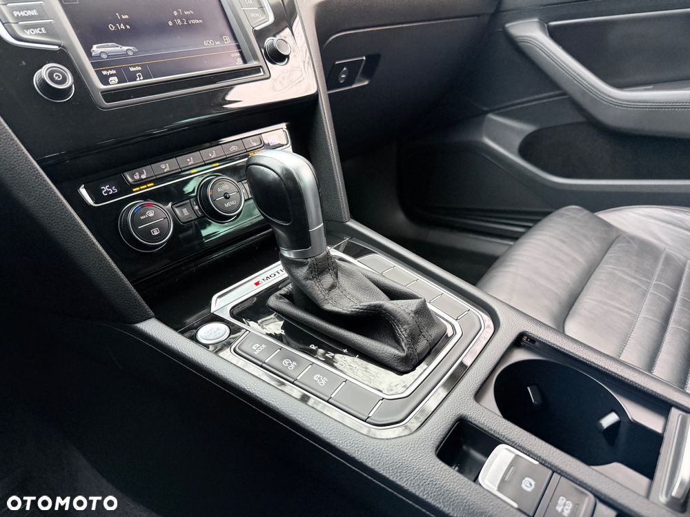 Volkswagen Passat Variant 2.0 TDI SCR 4Motion DSG Highline - 6