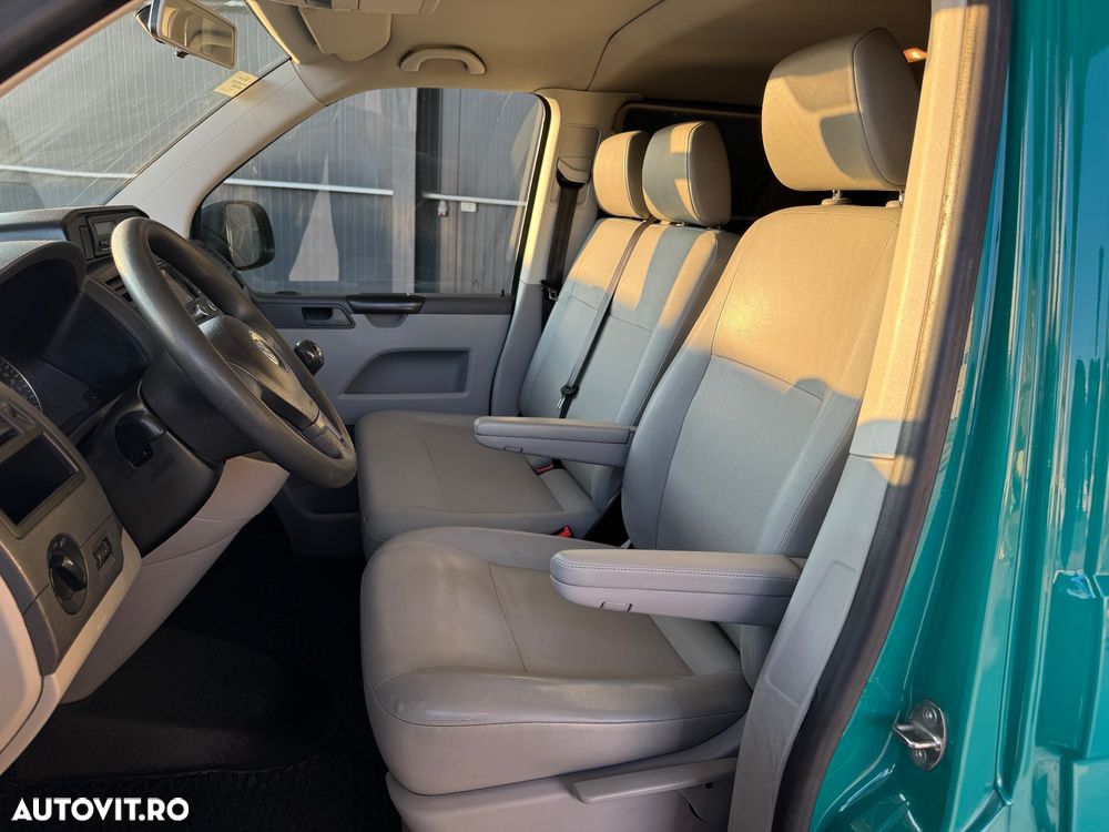 Volkswagen Caravelle - 16