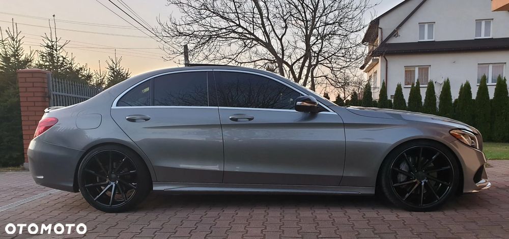 Mercedes-Benz Klasa C 300 7G-TRONIC AMG Line - 12