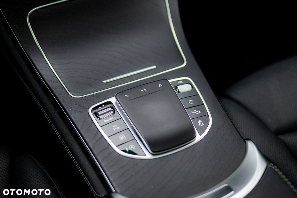 Mercedes-Benz GLC - 34