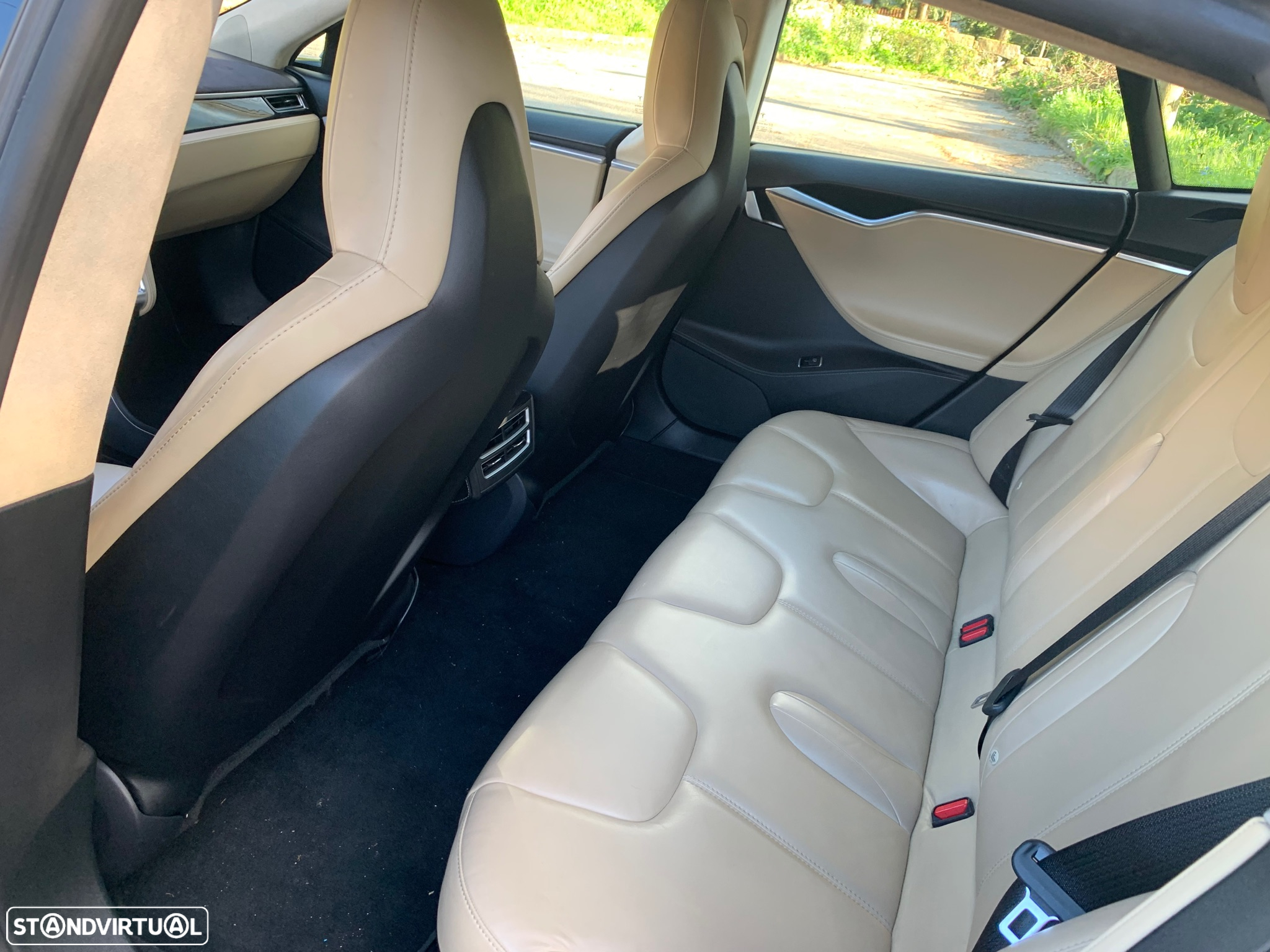 Tesla Model S P85D - 8