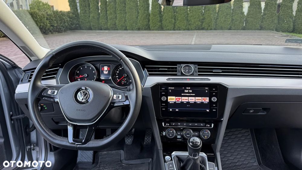 Volkswagen Passat 1.8 TSI BMT Highline - 22