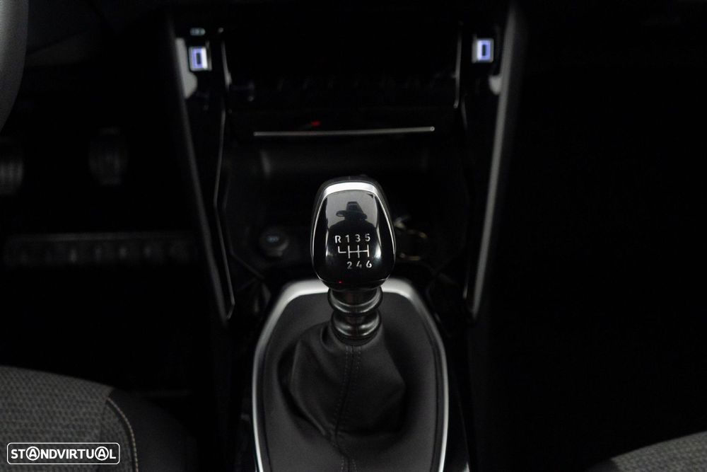 Peugeot 2008 1.2 PureTech Allure Pack - 27