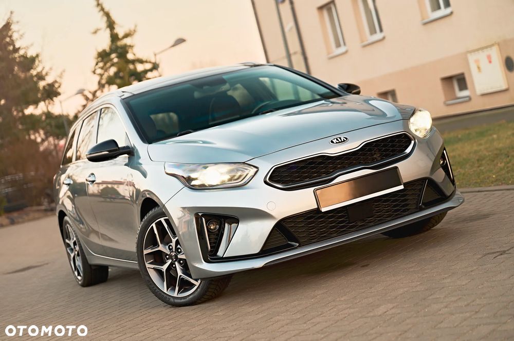 Kia Ceed 1.4 T-GDI DCT OPF GT Line - 16