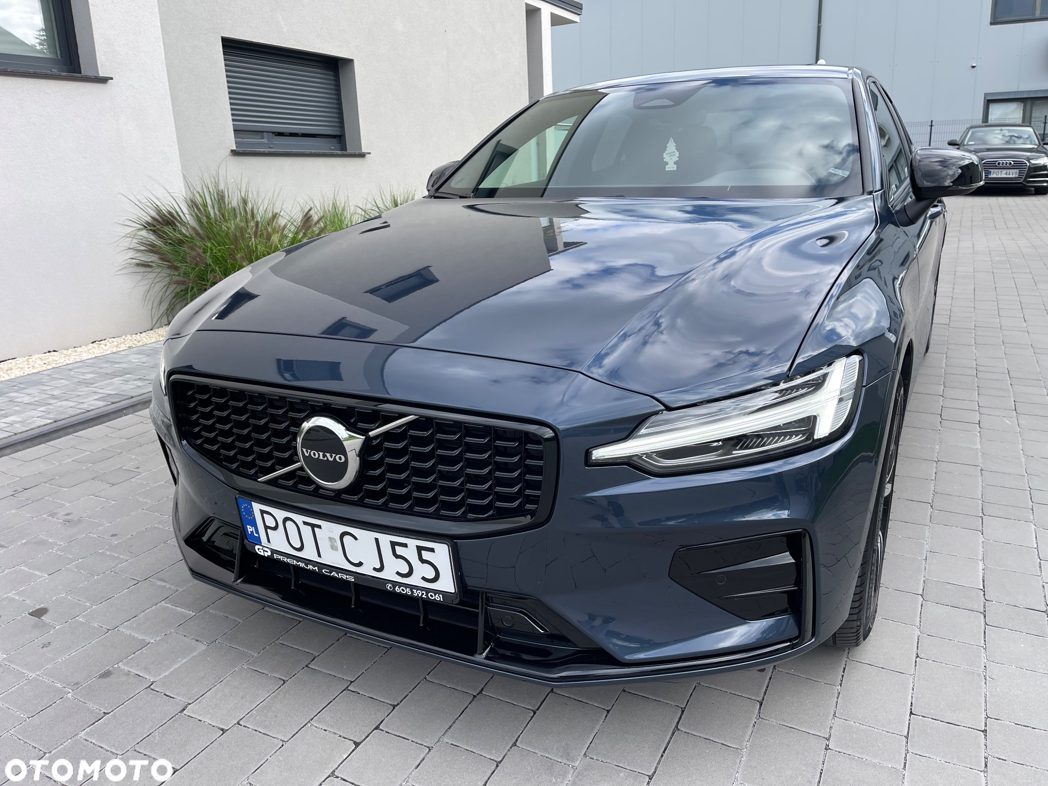 Volvo S60 B4 B Ultimate Dark - 4