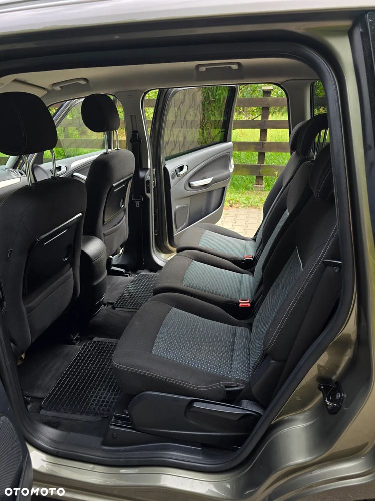 Ford Galaxy 2.0 TDCi Ghia - 23