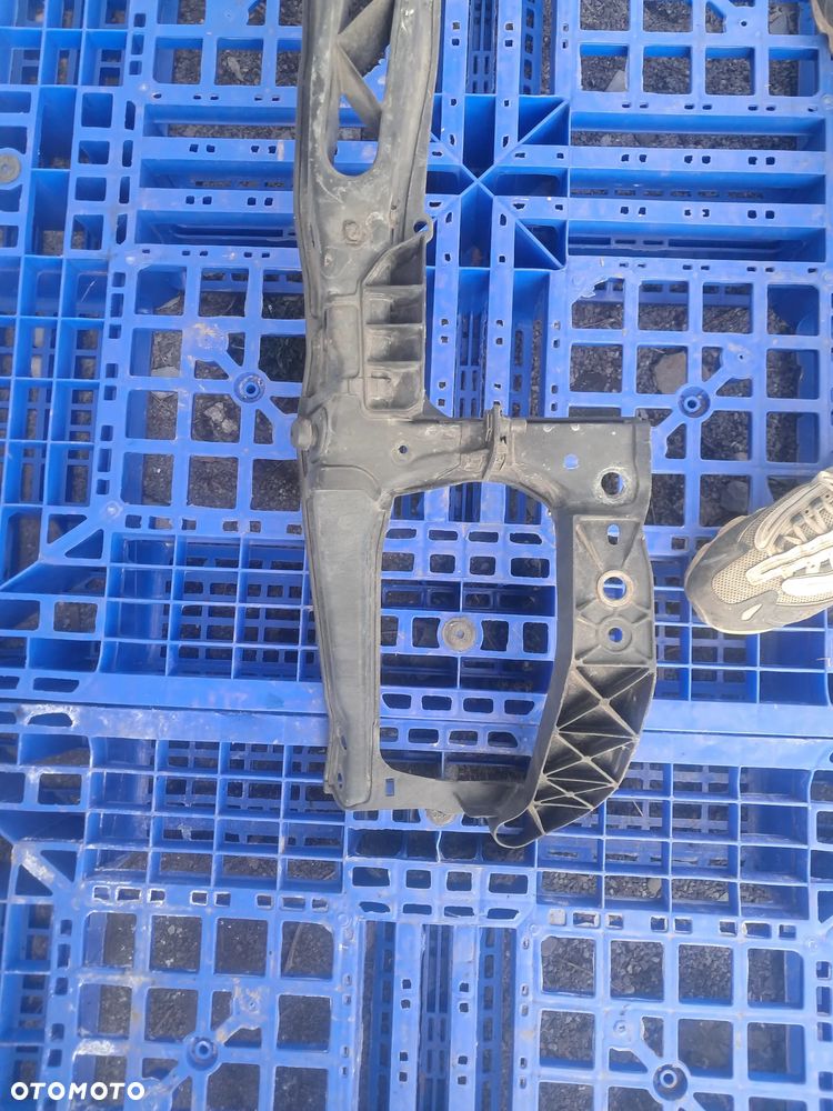 Opel Corsa D Pas przedni - 2