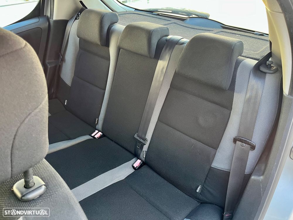 Peugeot 207 1.4 16V Trendy - 35