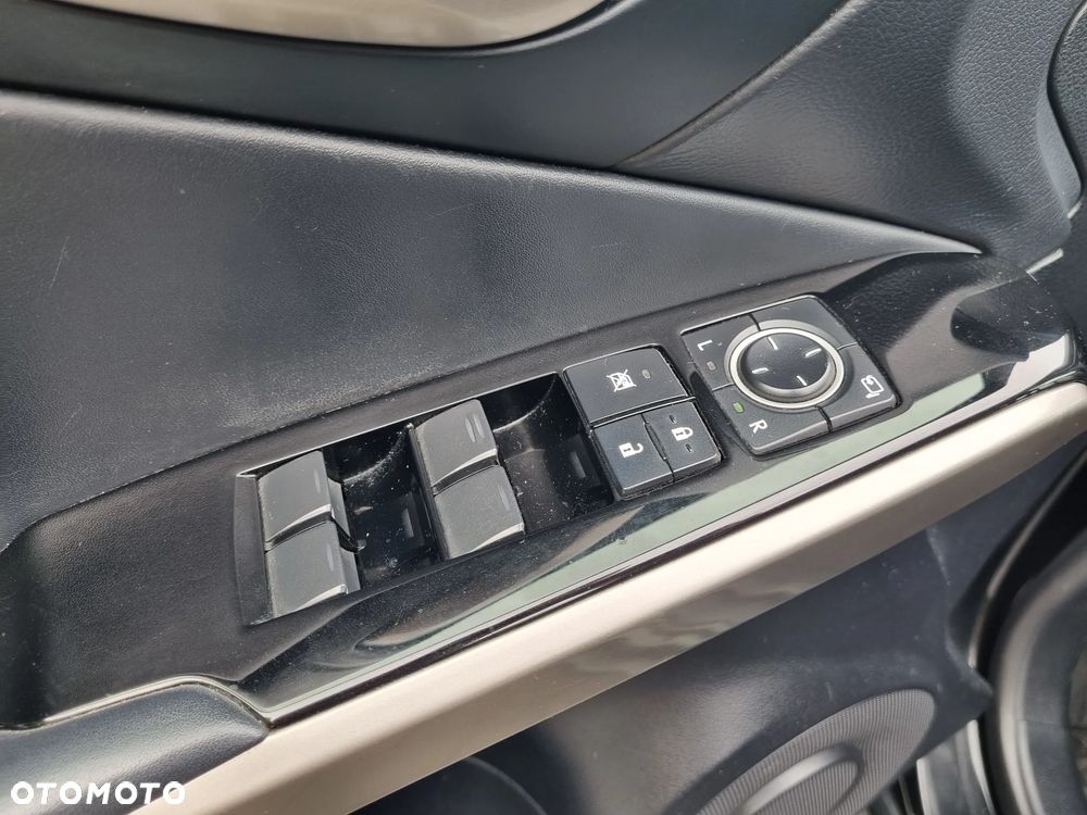 Lexus IS Business Edition - 10