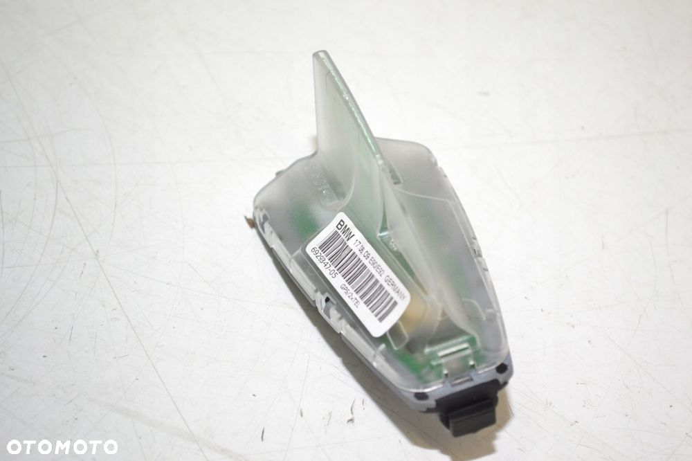 ANTENA DACHOWA GPS 1682646 BMW E90 E92 TELEFONU - 1