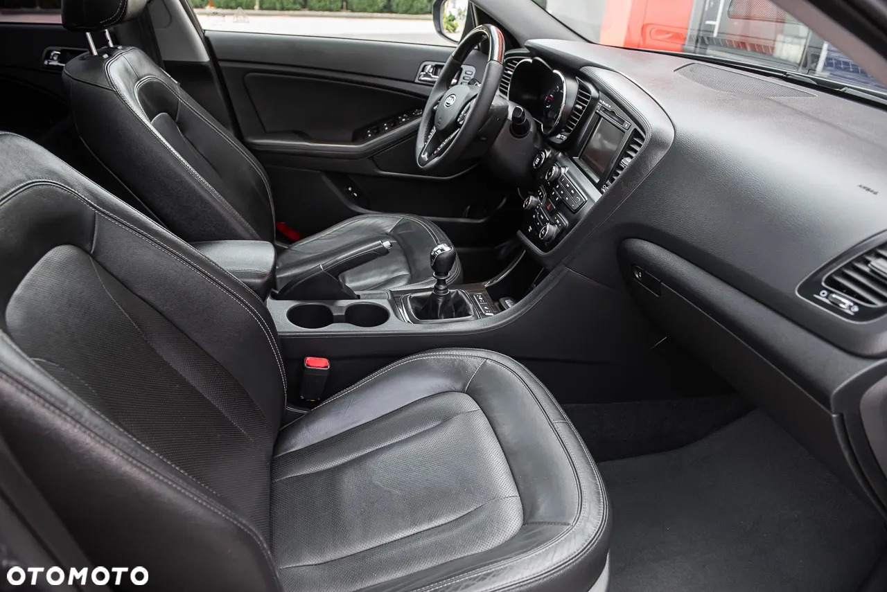 Kia Optima - 36