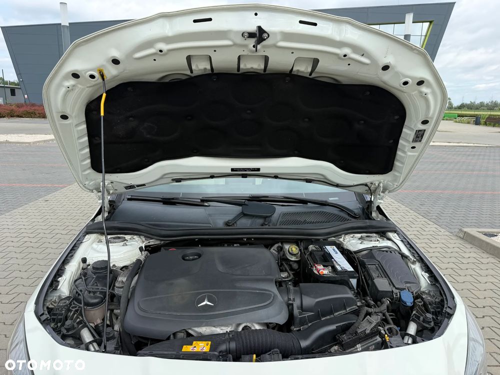 Mercedes-Benz CLA 250 7G-DCT - 14