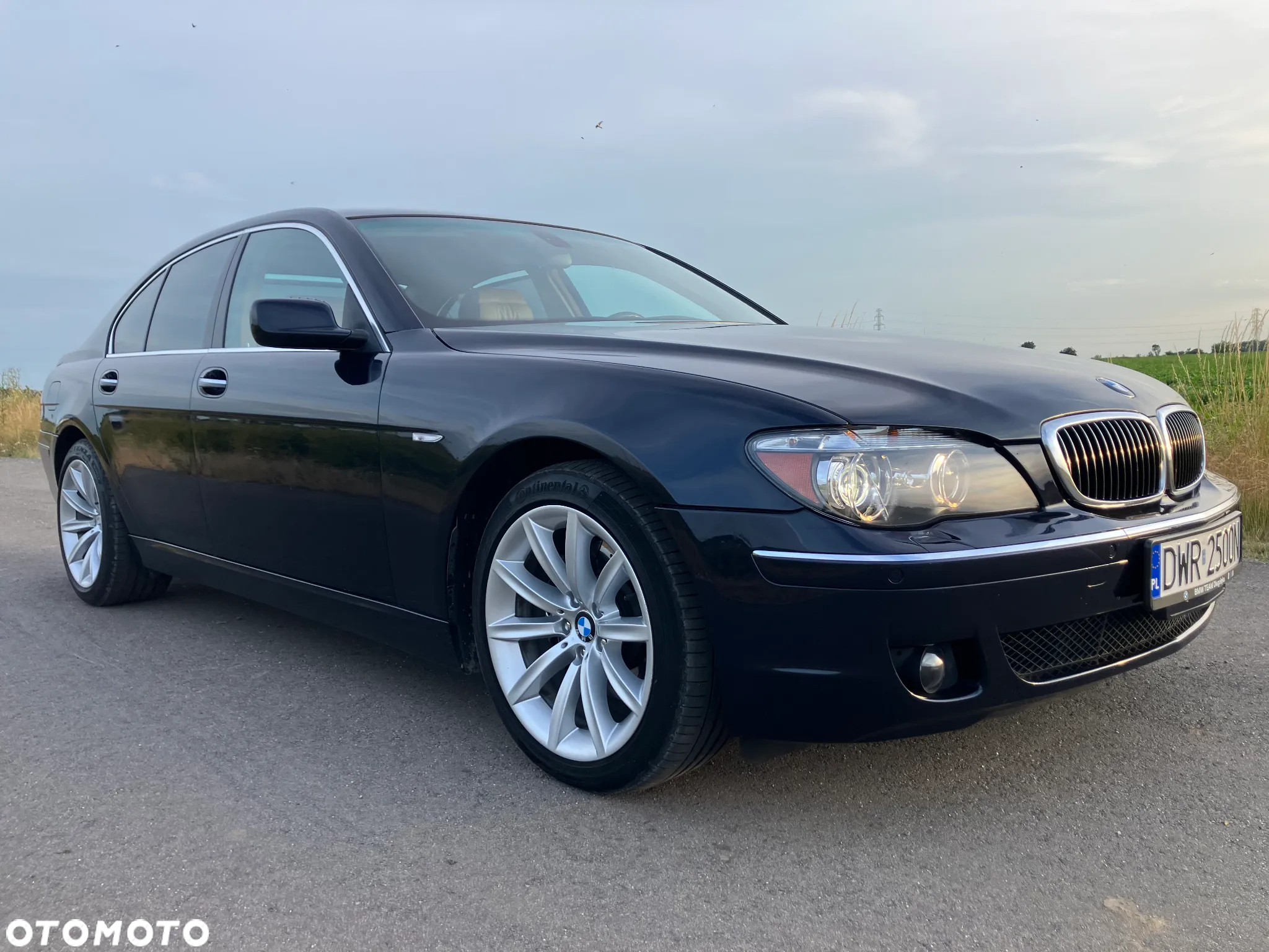 BMW Seria 7 750i - 25