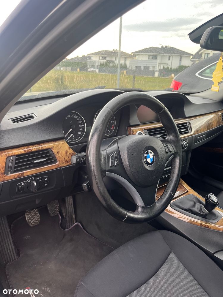 BMW Seria 3 318I 2006 photo 2