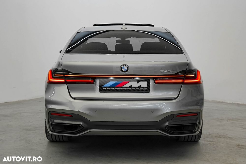BMW Seria 7 745e - 37