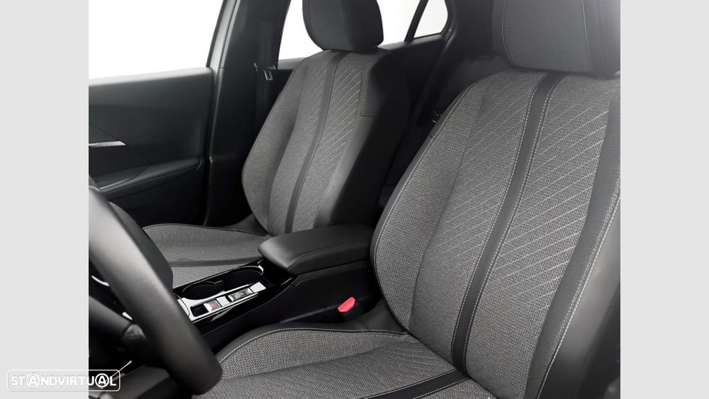 Peugeot 2008 1.2 Hybrid Allure e-DCS6 - 12