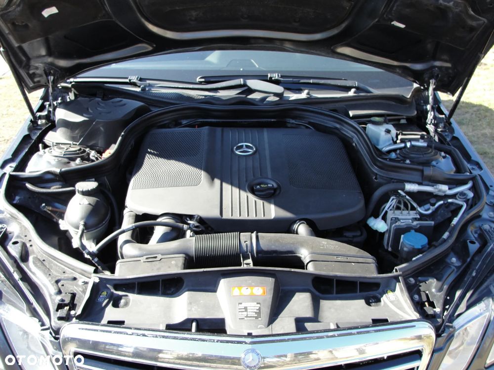 Mercedes-Benz Klasa E 220 CDI BlueEff Avantgarde - 17