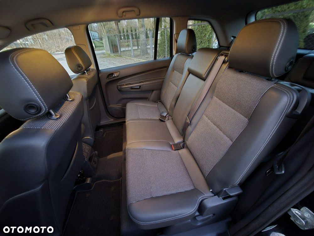 Opel Zafira 1.8 Cosmo - 24