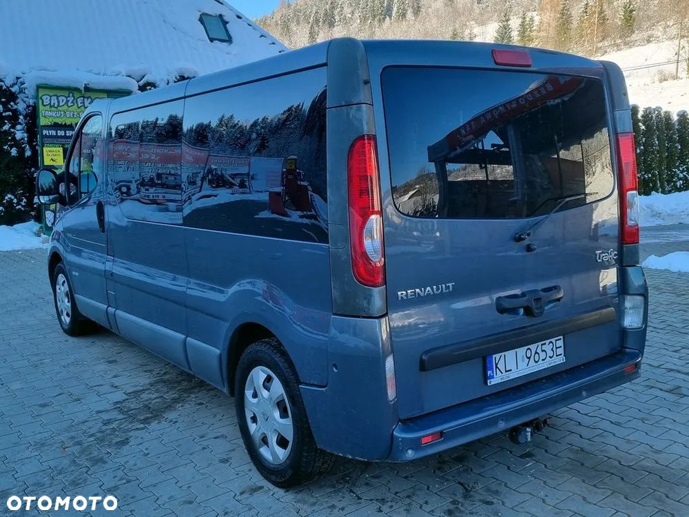 Renault Trafic Grand Passenger Black Edition - 4