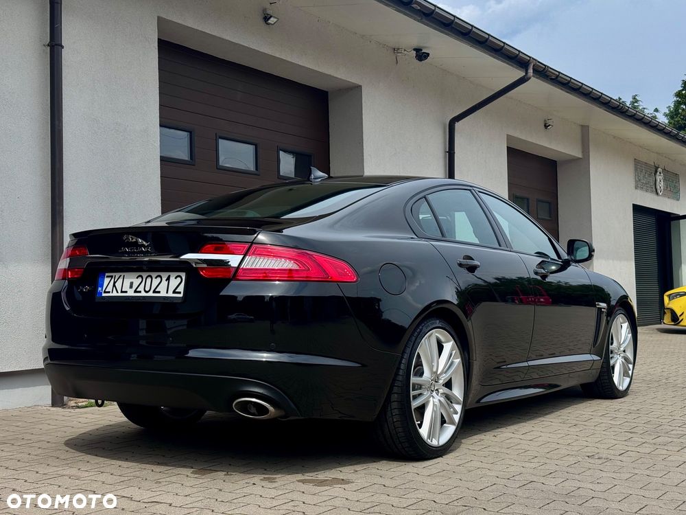 Jaguar XF 2.2 D R-Sport - 12