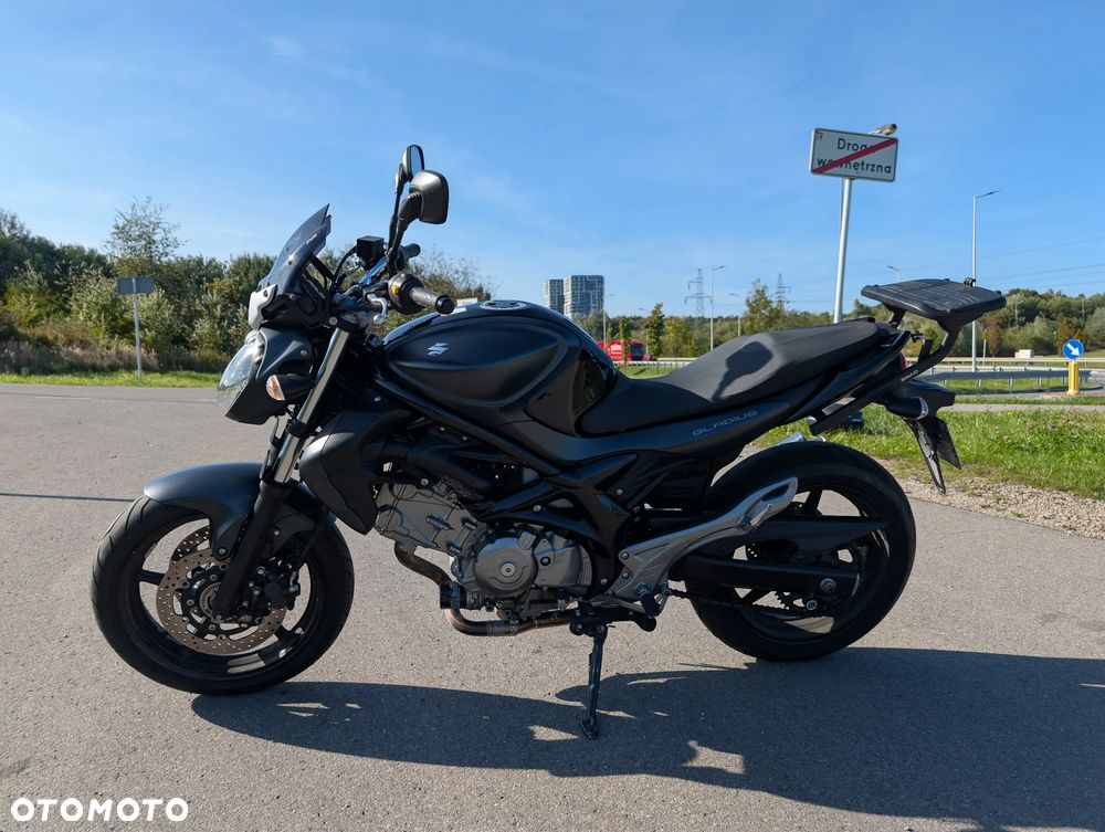 Suzuki Gladius - 3