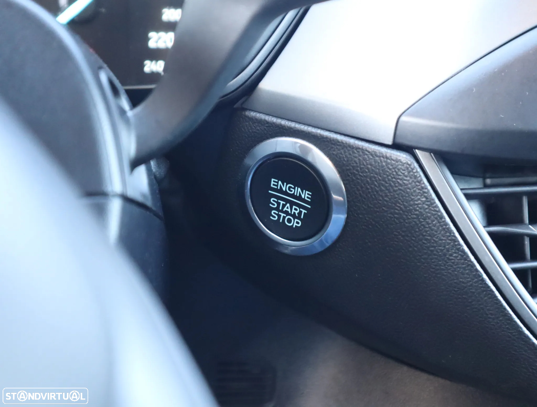 Ford Focus 1.0 EcoBoost MHEV ST-Line - 44