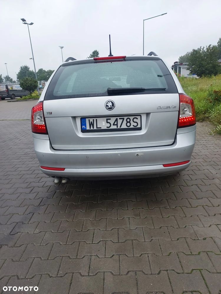 Skoda Octavia 2.0 TDI Ambiente - 32