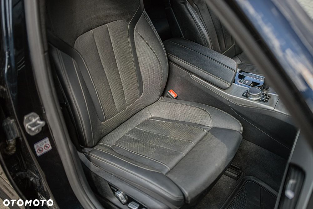 BMW Seria 5 530e xDrive M Sport sport - 13