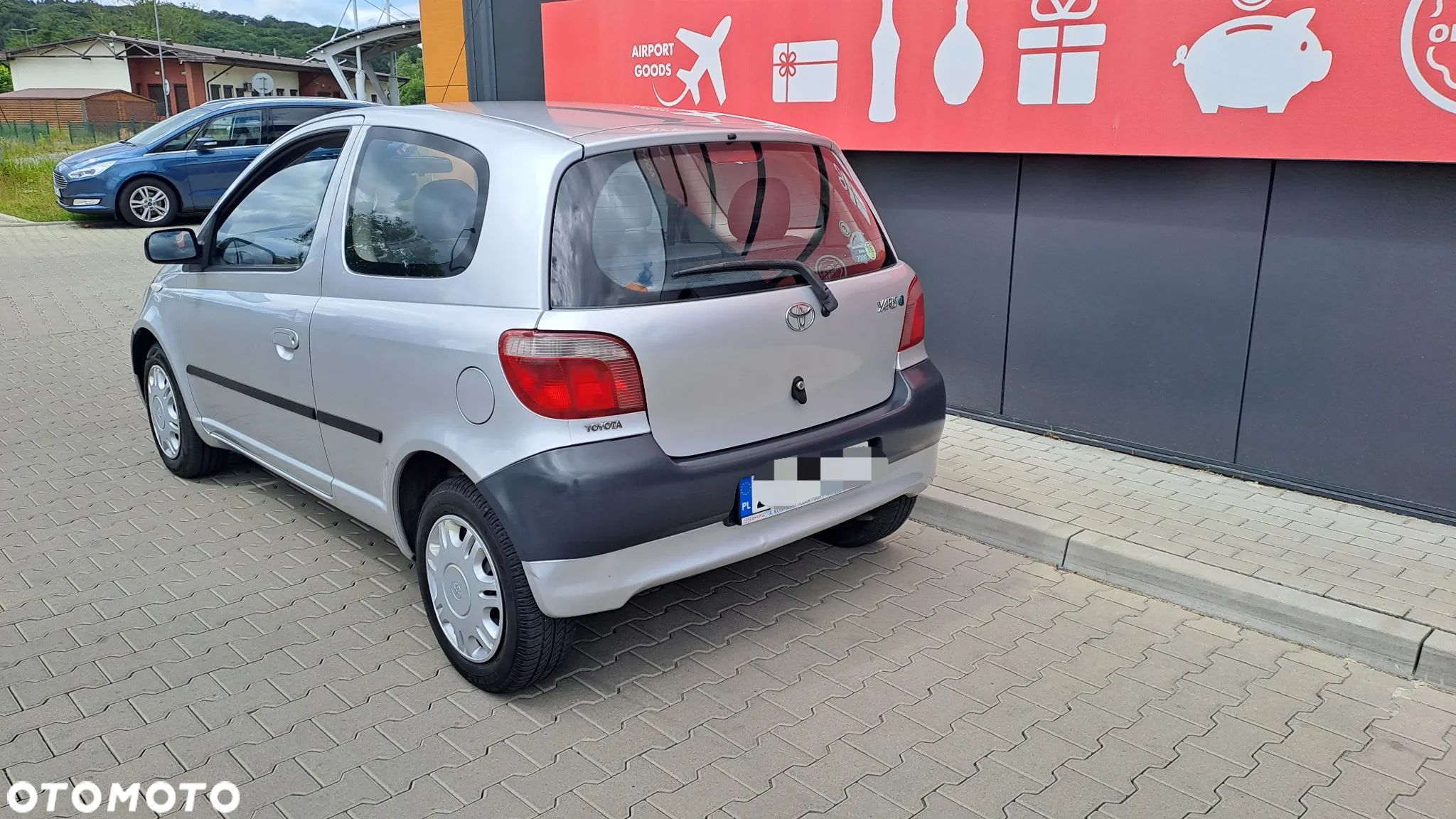 Toyota Yaris 1.0 Base - 1